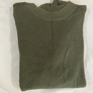 Worn twice. American Eagle long sleeve sweatshirt
